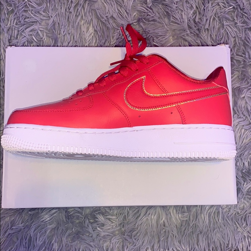 Red Nike air force 1